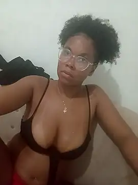 PrettahSantos online show from 4, 12, 2025