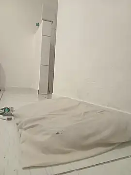 PrettahSantos online show from 18, 10, 2025