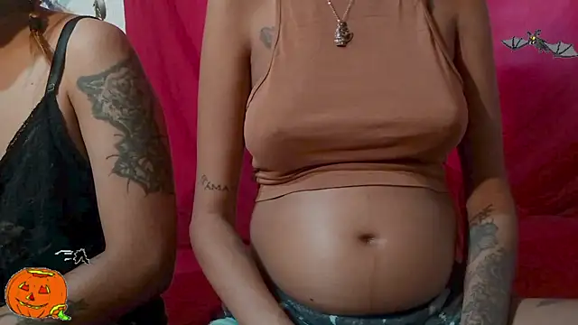 Snapshot of Couple_Moth666 chatting on 17, 10, 2025 Couple Moth666 online show from 17, 10, 2025