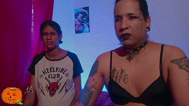 Snapshot of Couple_Moth666 chatting on 29, 10, 2025 Couple Moth666 online show from 29, 10, 2025