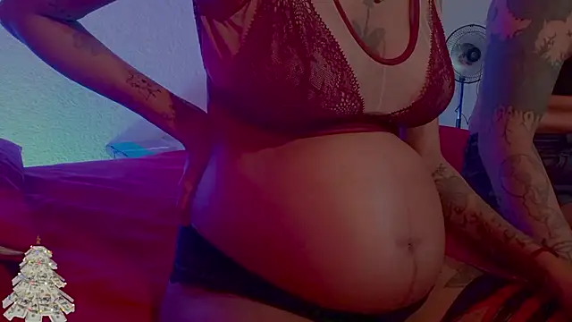 Snapshot of Couple_Moth666 chatting on 22, 11, 2025 Couple Moth666 online show from 22, 11, 2025