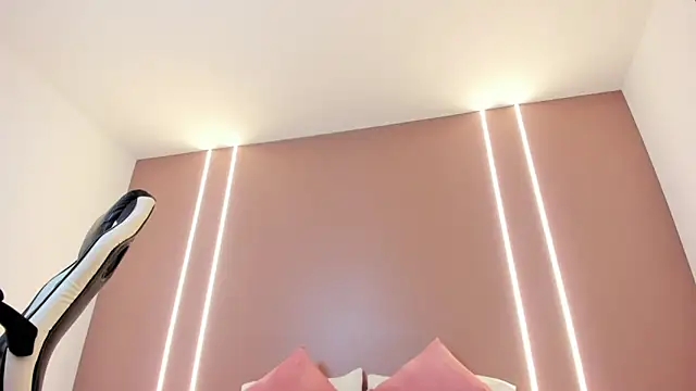 zoee zi online show from 9, 3, 2026