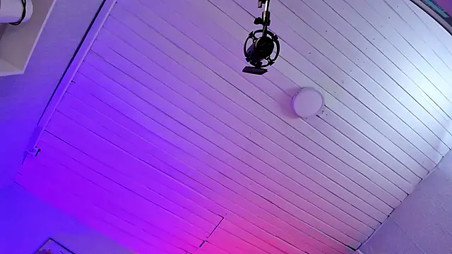 yliria010 online show from 2, 10, 2025