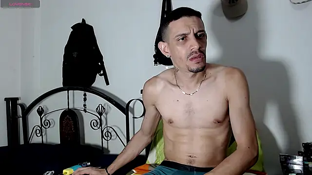 LATINO27CM online show from 18, 5, 2026