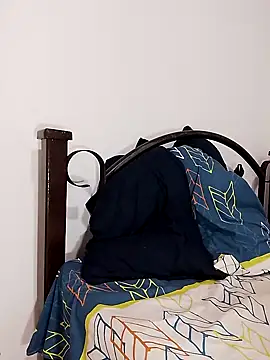 LATINO27CM online show from 3, 10, 2025