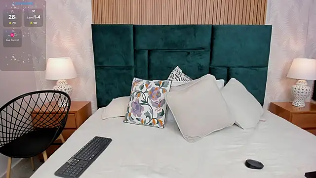 Amber kiss  online show from 3, 12, 2025