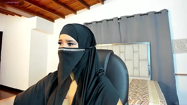 kalila latif online show from 6, 11, 2025