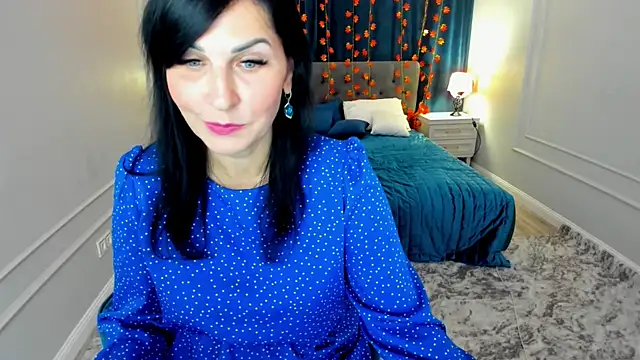 Moon Veloure1 online show from 13, 11, 2025