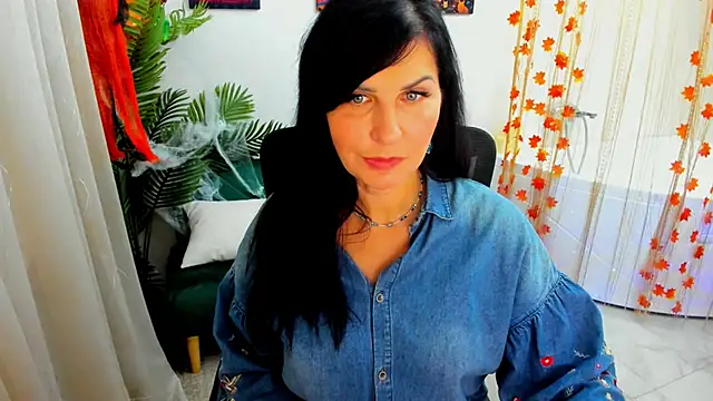 Moon Veloure1 online show from 20, 10, 2025