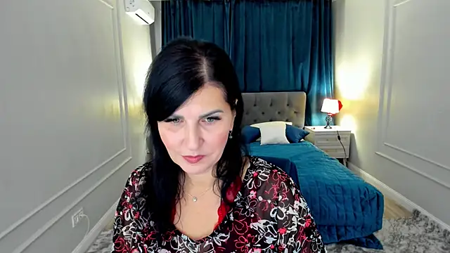 Moon Veloure1 online show from 25, 11, 2025