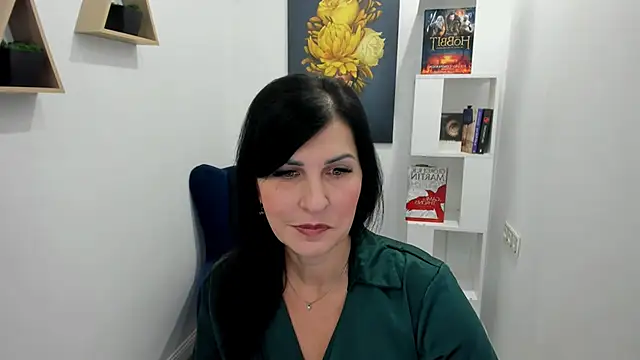 Moon Veloure1 online show from 23, 11, 2025