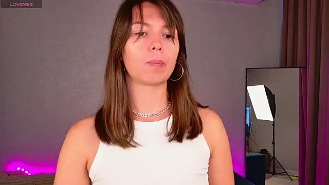 Snapshot of EllaCanny chatting on 10, 6, 2026 EllaCanny online show from 10, 6, 2026