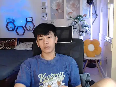 niel cumshow online show from 18, 12, 2025