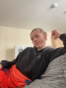 Snapshot of Lucy-XXX- chatting on 4, 10, 2025 Lucy-XXX- online show from 4, 10, 2025