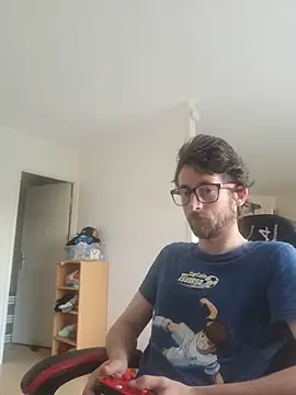 nymphomaniecouple online show from 23, 5, 2026