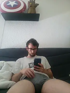 nymphomaniecouple online show from 11, 5, 2026