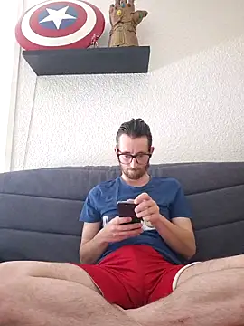 nymphomaniecouple online show from 12, 5, 2026