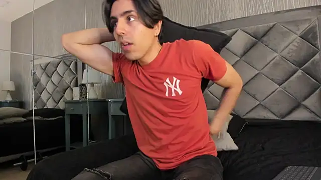 dylan cross  online show from 25, 9, 2025