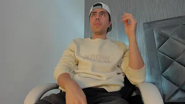 dylan cross  online show from 13, 11, 2025