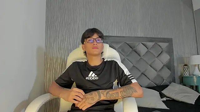 dylan cross  online show from 14, 11, 2025