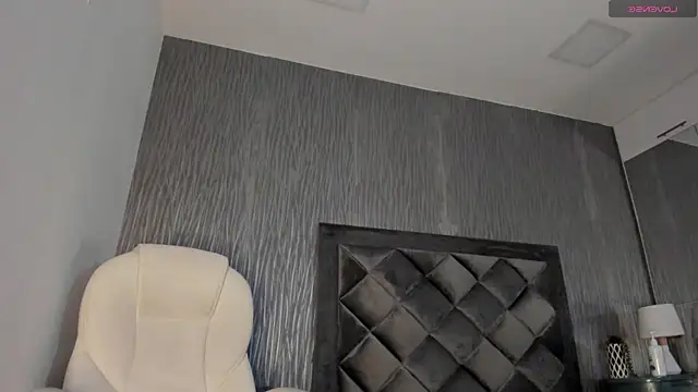 dylan cross  online show from 26, 10, 2025