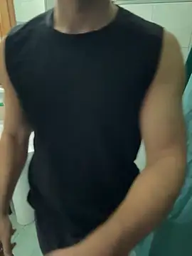 Snapshot of giovan2020 chatting on 3, 11, 2025 giovan2020 online show from 3, 11, 2025