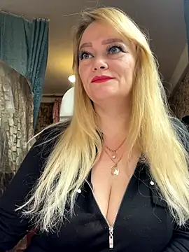 Snapshot of Sweet-blonde chatting on 17, 11, 2025 Sweet-blonde online show from 17, 11, 2025