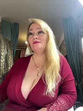 Snapshot of Sweet-blonde chatting on 18, 11, 2025 Sweet-blonde online show from 18, 11, 2025