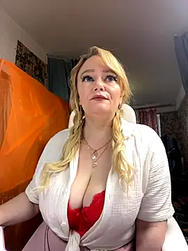 Snapshot of Sweet-blonde chatting on 22, 10, 2025 Sweet-blonde online show from 22, 10, 2025