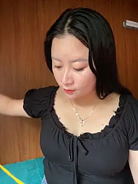 violet-00 online show from 21, 10, 2025