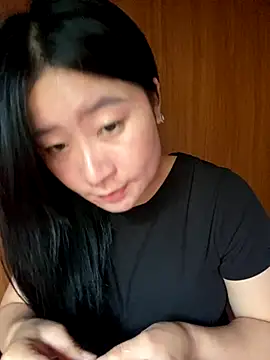 violet-00 online show from 7, 10, 2025