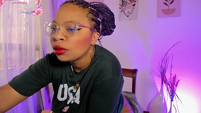 Lauraricci   online show from 6, 11, 2025