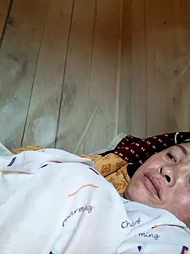 xuxulovezz online show from 14, 4, 2026