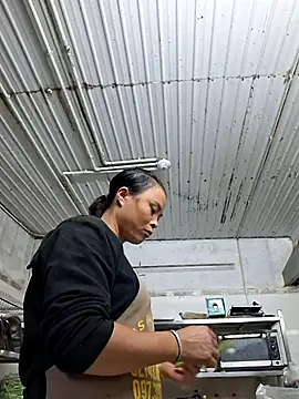 xuxulovezz online show from 21, 10, 2025