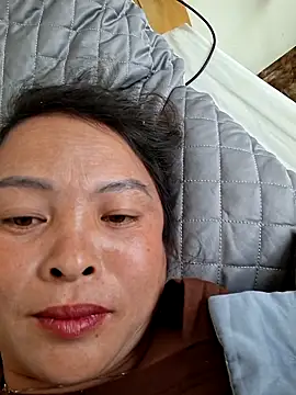 xuxulovezz online show from 18, 11, 2025