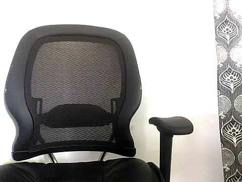 Zola Nooryi online show from 6, 10, 2025