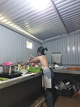 Helen-Tran online show from 18, 12, 2025