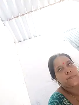 Snapshot of reya743 chatting on 7, 10, 2025 reya743 online show from 7, 10, 2025