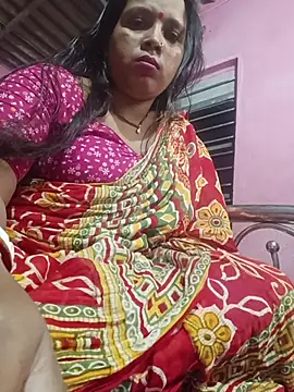 Snapshot of reya743 chatting on 8, 11, 2025 reya743 online show from 8, 11, 2025