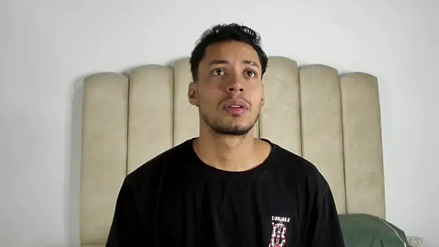 Snapshot of aroncooper1 chatting on 6, 10, 2025 aroncooper1 online show from 6, 10, 2025