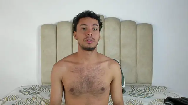 Snapshot of aroncooper1 chatting on 9, 10, 2025 aroncooper1 online show from 9, 10, 2025