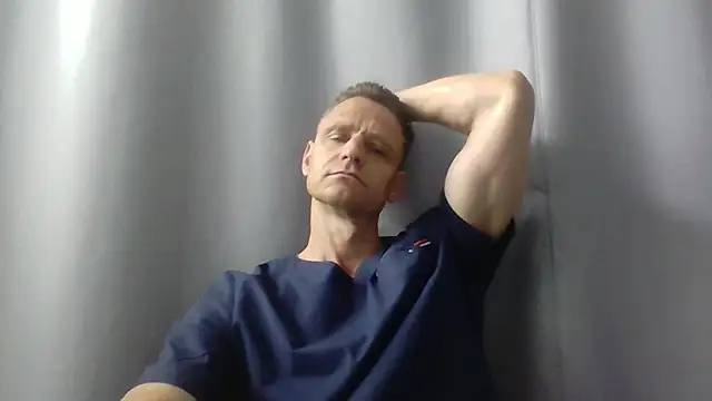 Snapshot of Freeze_Fire chatting on 5, 7, 2026 Freeze Fire online show from 5, 7, 2026