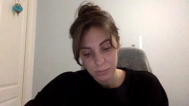 Snapshot of Myronell chatting on 9, 11, 2025 Myronell online show from 9, 11, 2025