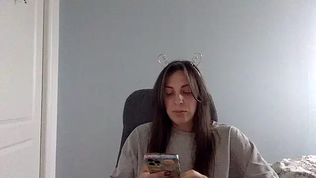 Snapshot of Myronell chatting on 4, 10, 2025 Myronell online show from 4, 10, 2025