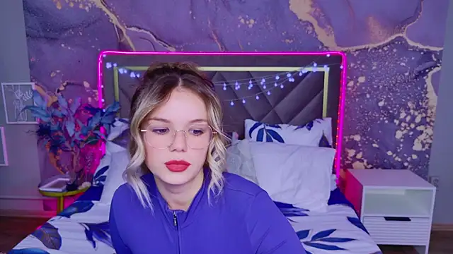 KellyHayden online show from 3, 10, 2025