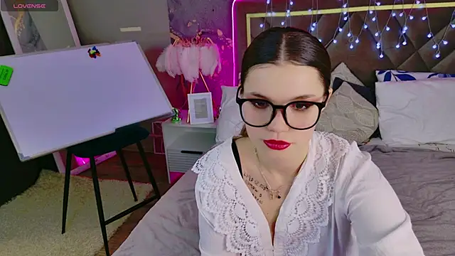 KellyHayden online show from 7, 2, 2026