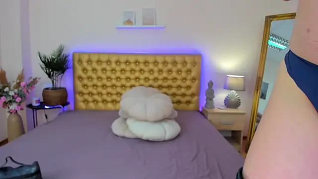 TrishaDarks online show from 28, 5, 2026