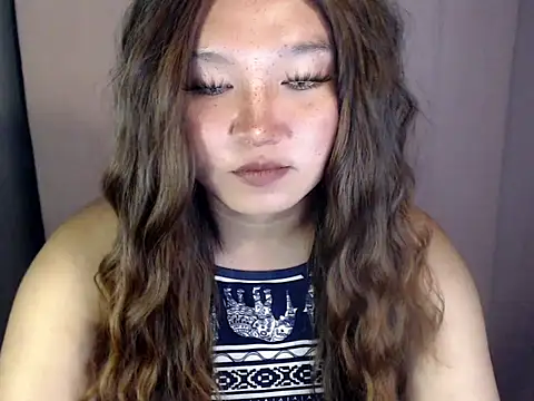 Eyes-on-me online show from 5, 2, 2026