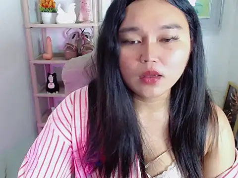 Eyes-on-me online show from 11, 6, 2026