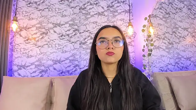 Snapshot of eimi_rosse18 chatting on 28, 11, 2025 eimi rosse18 online show from 28, 11, 2025